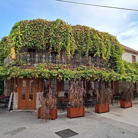 Ras Trebinje Stari Grad Bed & Breakfast ภายนอก รูปภาพ