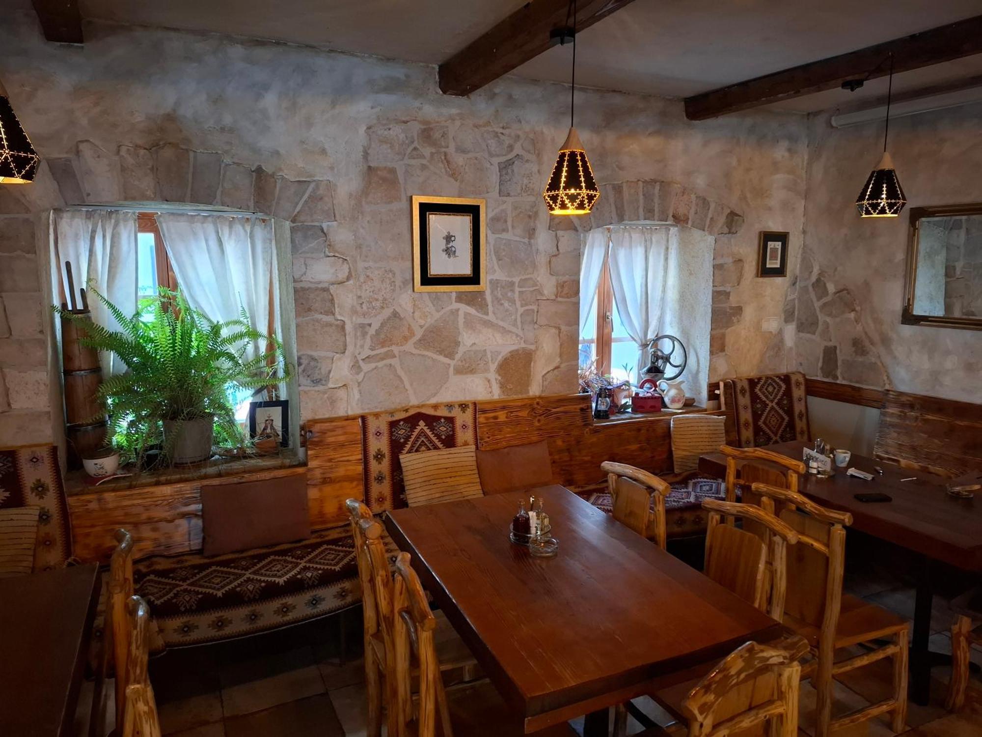 Ras Trebinje Stari Grad Bed & Breakfast ภายนอก รูปภาพ